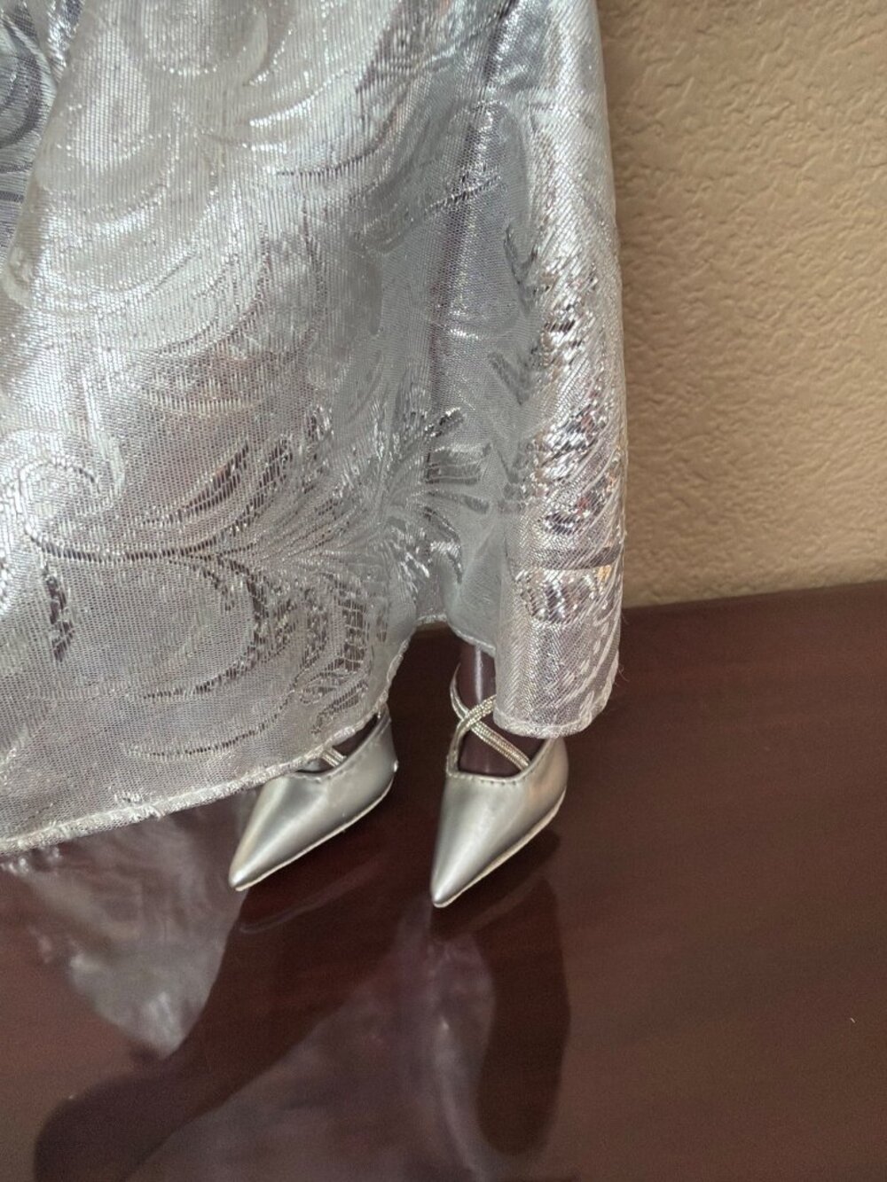 Annie Lee Sass n Class 2004 Sultry in Silver African American Doll LE 0153/2000 - Picture 15 of 17